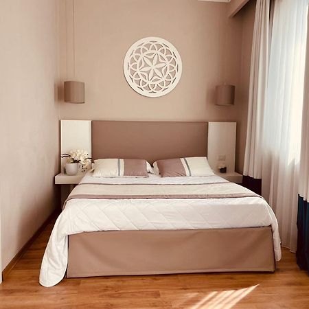 Hotel Mediterraneo Лидо-ди-Латина Экстерьер фото