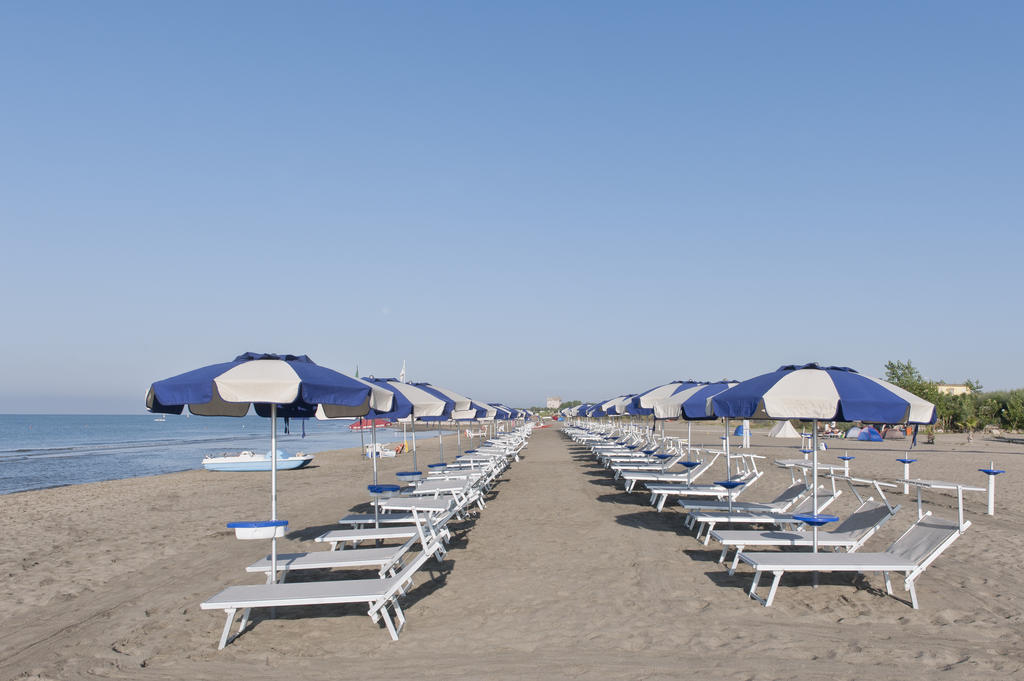 Hotel Mediterraneo Лидо-ди-Латина Экстерьер фото