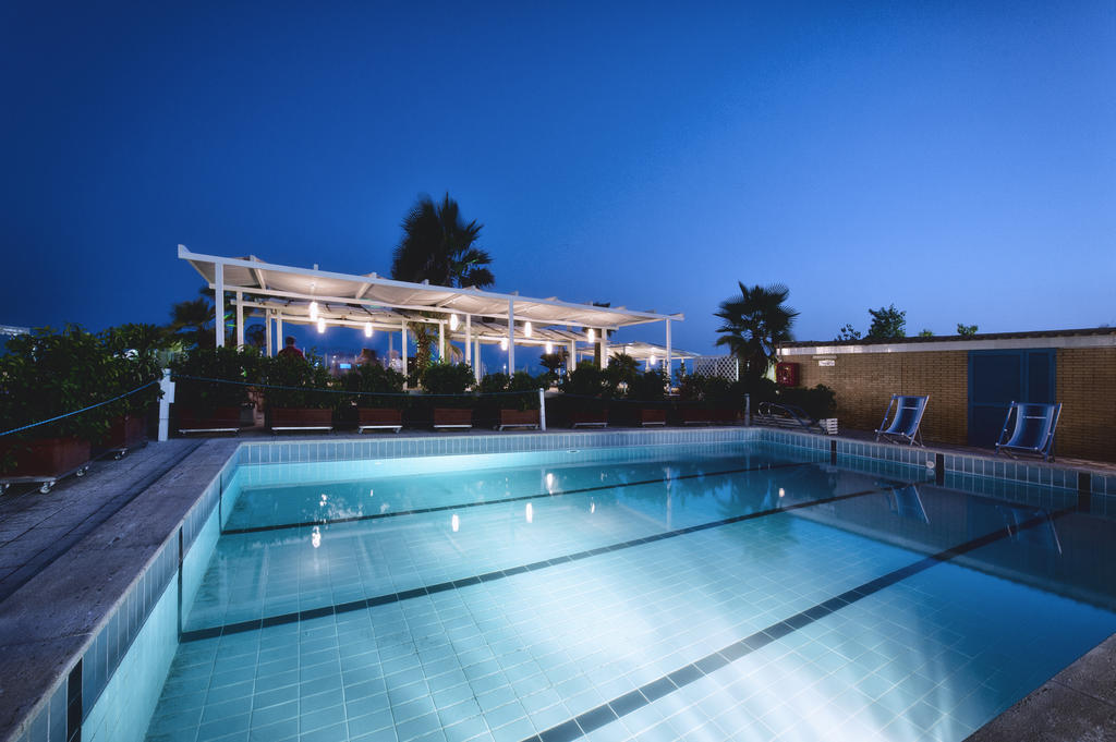 Hotel Mediterraneo Лидо-ди-Латина Экстерьер фото