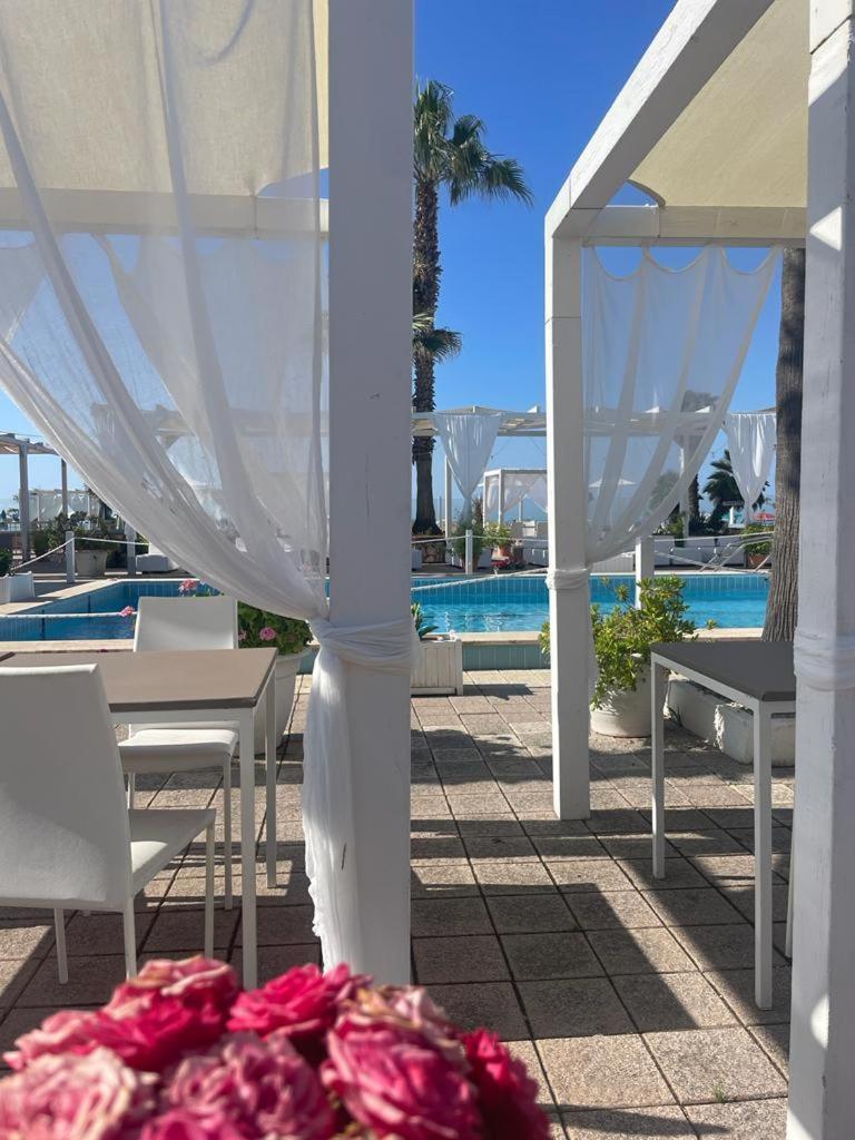 Hotel Mediterraneo Лидо-ди-Латина Экстерьер фото