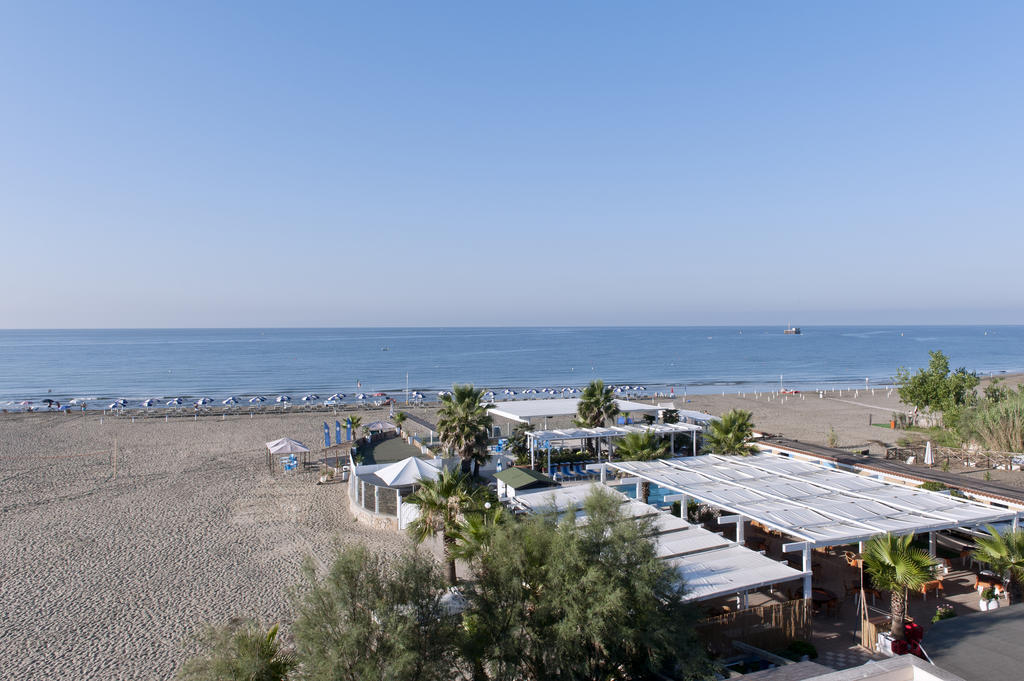 Hotel Mediterraneo Лидо-ди-Латина Экстерьер фото